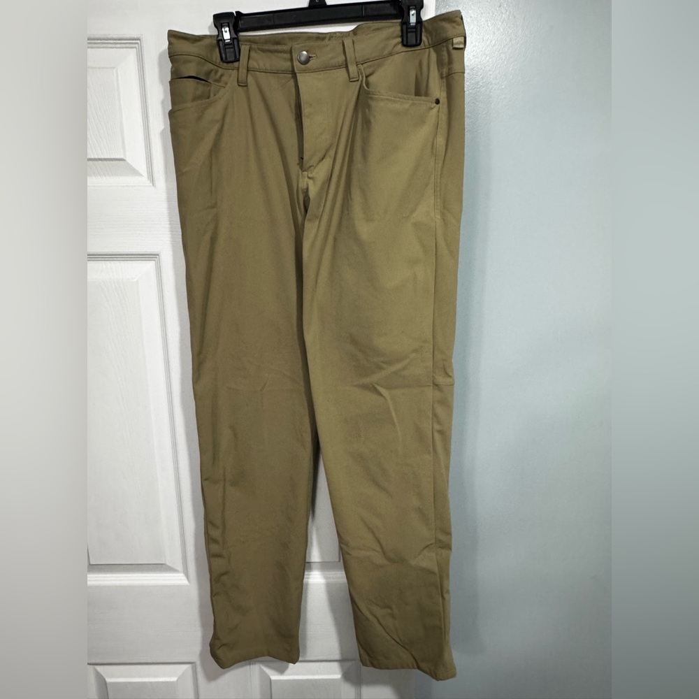 lululemon athletica Men's Khaki Chinos